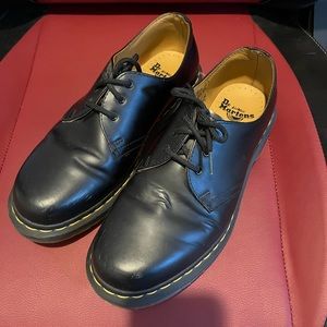 Low Cut Dr.Martens Classic Docs